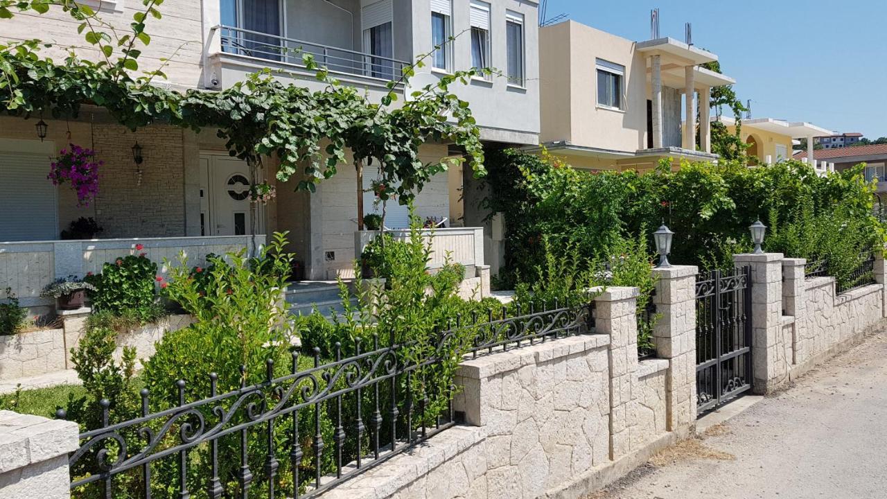 Apartments Jm ウルツィニ エクステリア 写真